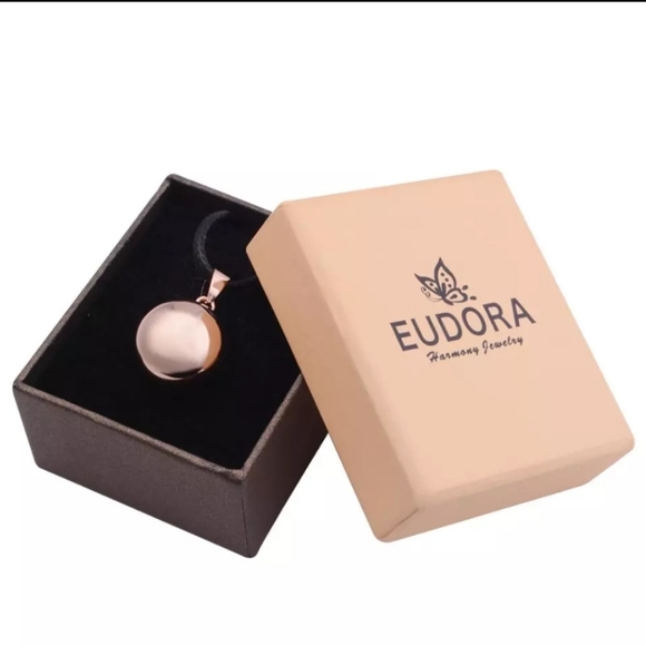 HARMONY BALL NECKLACE. CHIMES MUSIC FOR BABY. OR FOR ANYONE!! - Picture 5 of 7